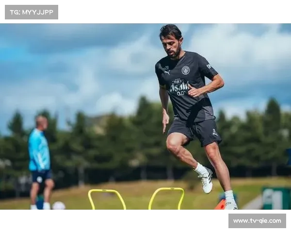 曼城推行球员大学课程计划,B席率先参与学习新模式 曼城推行球员大学课程计划,B席率先参与学习新模式