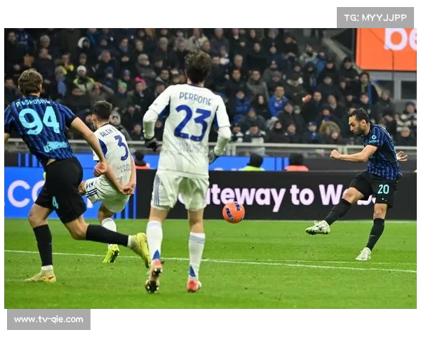 科莫前锋莫拉塔对阵国际米兰时上半场伤退成比赛转折点